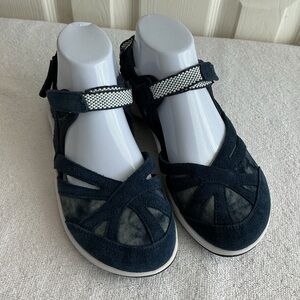 Easy Spirit Navy Textile Sandals